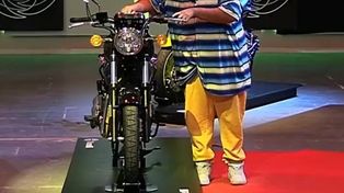 Gran Hermano: Manzan se ganó una moto 0 km y le agradeció a Boca