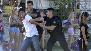Calor, río y alcohol: un mix que complica la convivencia en la rambla Catalunya