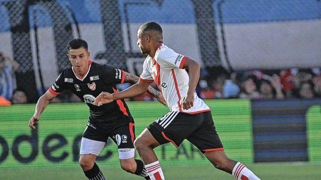 River Plate empató con Instituto y clasificó como segundo.