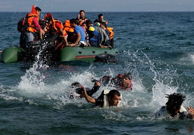 Otra tragedia: 17 muertos dejó el naufragio de un barco con migrantes sirios