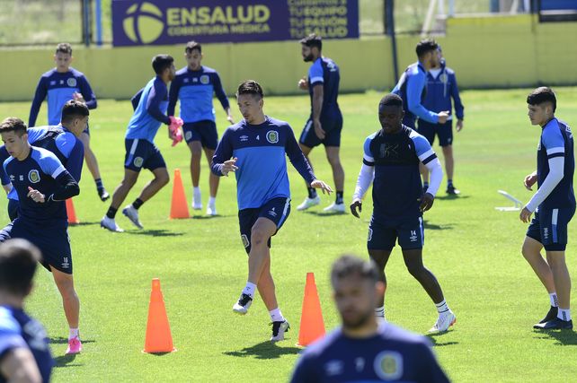 Los futbolistas de Central cumplieron los primeros trabajos bajo las órdenes del PF Jorge Rey.