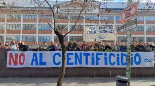 Científicos: Ningún país se desarrolla destruyendo su inteligencia colectiva