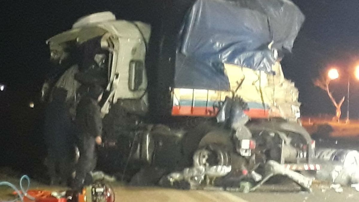Un muerto y un herido grave al chocar de frente dos camiones en la ruta ...