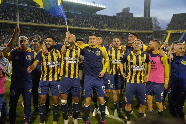 Los jugadores de Central celebran tras el triunfo en el clásico. A las pocas horas ya estaban entrenando.