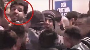 El atacante es detenido tras intentar asesinar a la vicepresidenta Cristina Kirchner.