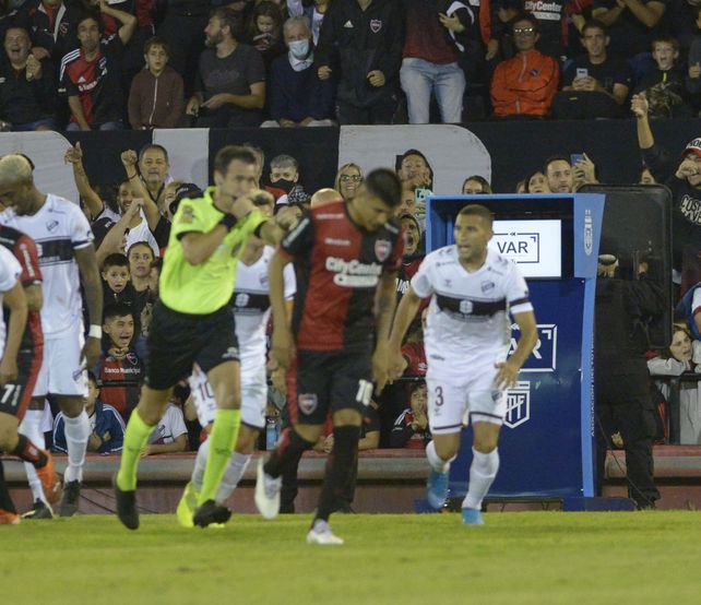 Con Dóvalo