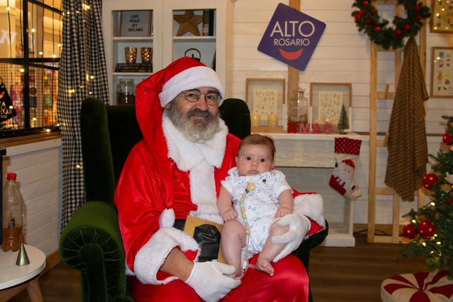 Papá Noel y Tomás Remersaro