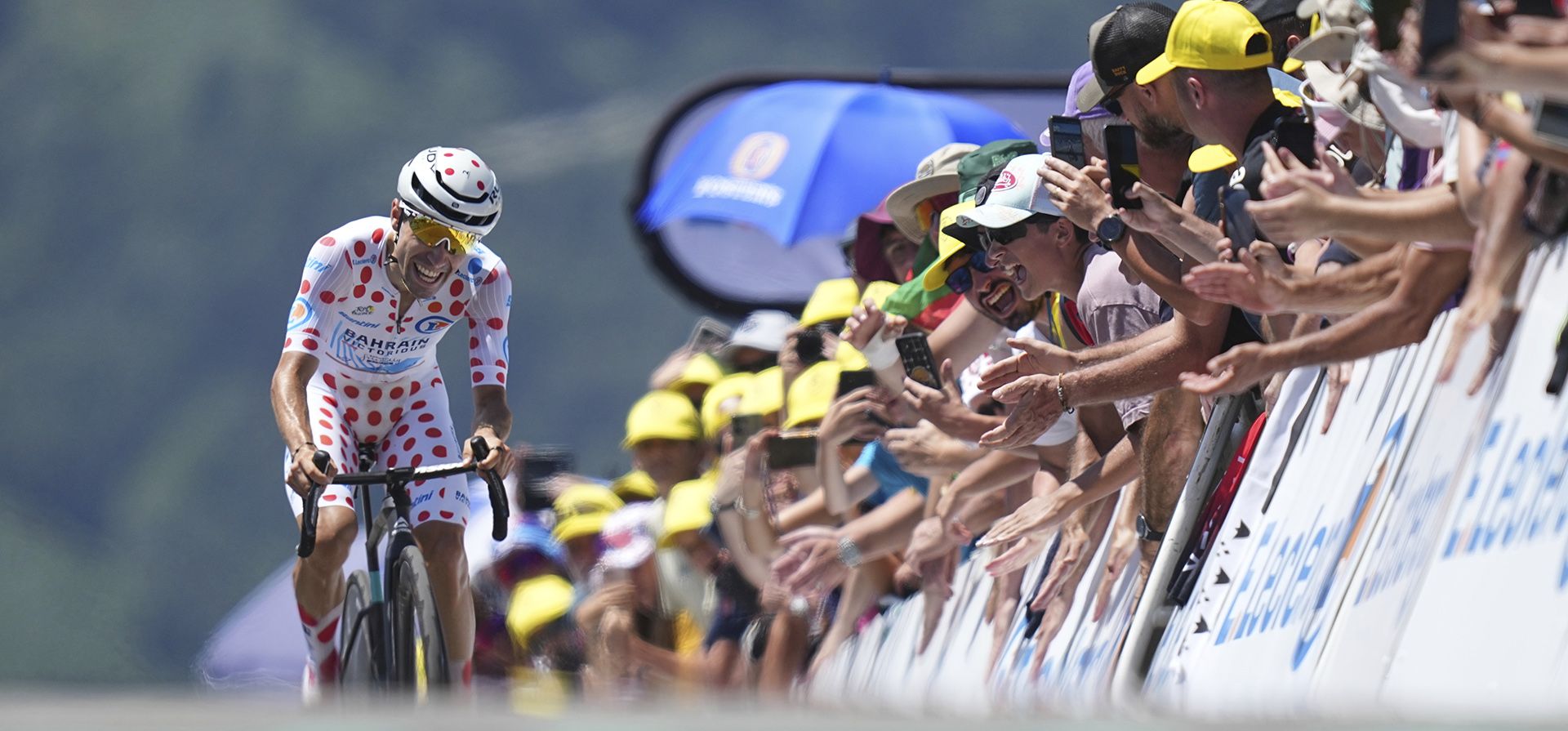 El francés Lenny Martínez, sube durante la decimotercera etapa del Tour de Francia, una contrarreloj individual de 10,5 kilómetros en los Pirineos con inicio en Loudenvielle y final en Peyragudes, Francia, el viernes 18 de julio de 2025. (Foto AP/Thibault Camus) El francés Lenny Martínez, sube durante la decimotercera etapa del Tour de Francia, una contrarreloj individual de 10,5 kilómetros en los Pirineos con inicio en Loudenvielle y final en Peyragudes, Francia, el viernes 18 de julio de 2025. (Foto AP/Thibault Camus)