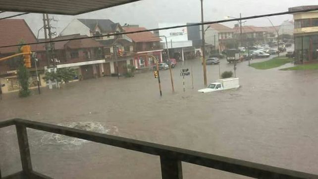 Mar del Plata: cayeron 100 mm en pocas horas y hay más de 100 evacuados