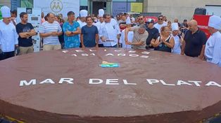 Mar del Plata celebró su aniversario con un alfajor gigante récord