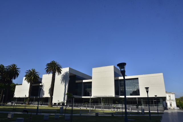 La audiencia preliminar al juicio oral por este hecho se realizó ante el juez Hernán Postma en el Centro de Justicia Penal (CJP).