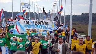 Multitudinario reclamo en Gualeguaychú por el desmantelamiento de Botnia