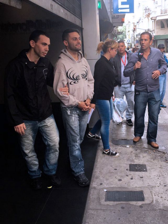 El piloto Radetic al ser detenido.