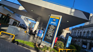 YPF: Súper, 1.290 pesos el litro; Infinia, 1.551; Infinia Diesel, 1.536 pesos, y Diesel, 1.300 pesos.