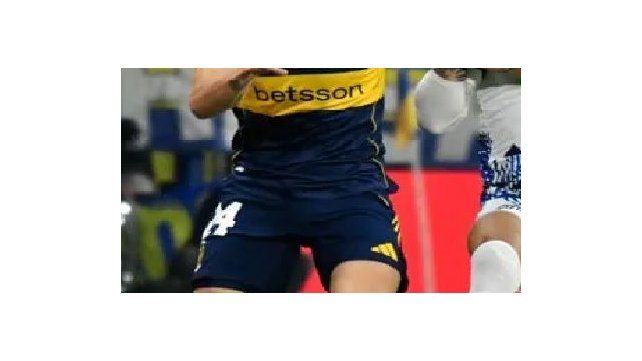 Boca y Talleres se enfrentan en La Bombonera.