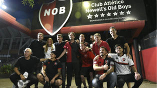 Los integrantes de la nueva comisión directiva de Newells, a minutos de conocerse la victoria.