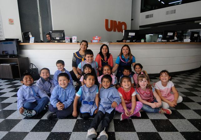 Los alumnos del jardín Zuviría del paraje Los Zapallos visitaron Diario UNO