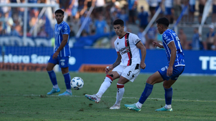 Rodrigo Fernández cumplió la fecha de suspensión y retornó en el empate valioso de Newells contra Godoy Cruz, puntero de la zona B.