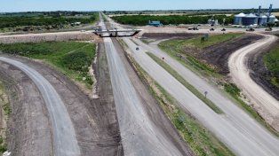 Continúan las obras de transformación en autovía de la&nbsp; ruta 18, a lo largo de los primeros tramos que abarcan 135 kilómetros hasta la intersección con la ruta 20&nbsp;