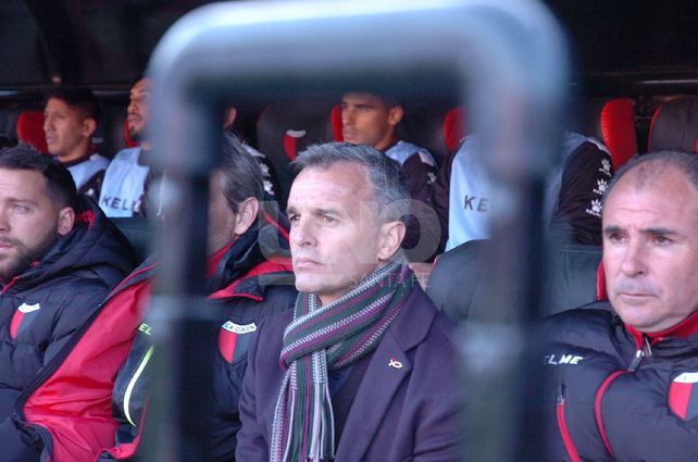 El yin y el yang de Pablo Lavallén dirigiendo a Colón