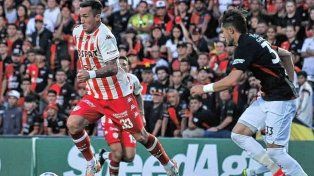 Colón apenas ganó un Clásico en los últimos 11 años jugando como local en el Brigadier López.