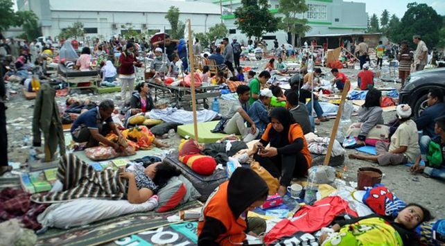 Indonesia: terremotos y un tsunami dejaron 385 muertos