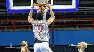 Las olas, el viento y Unión festejando en Mar del Plata