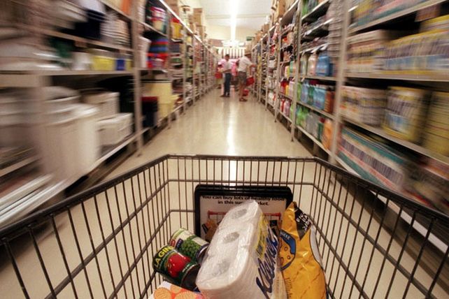 Aumentos encubiertos: la viveza criolla apunta a un mercado de productos caros