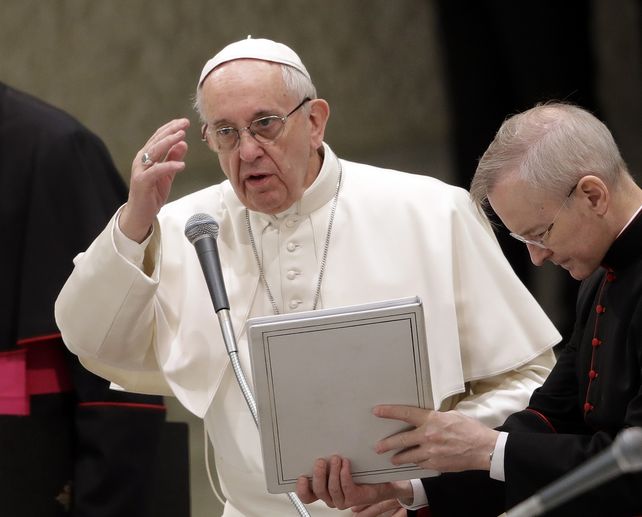 El Papa llamó por teléfono a un hombre abusado por un cura