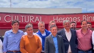 Intendentes y presidentes comunales del corredor de la ruta 21 junto al ministro de&nbsp; Transporte de la Nación, Diego Giuliano.