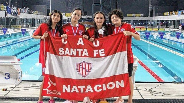 Unión se consagró subcampeón nacional en la posta de 100 metros libre. Unión se consagró subcampeón nacional en la posta de 100 metros libre.