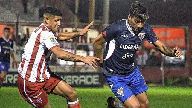 Los Andes goléo a Talleres de Escalada en el Gallardón