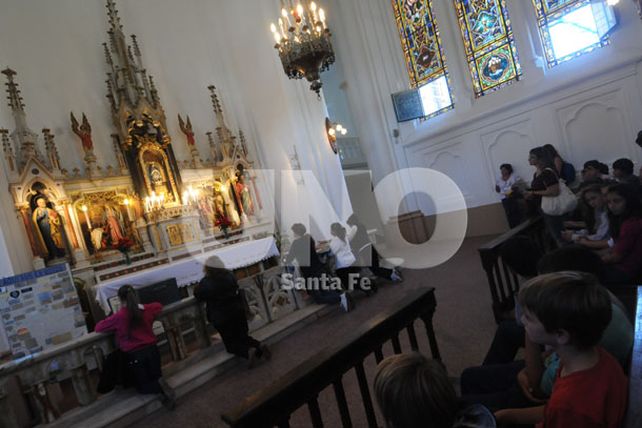 Cientos de santafesinos participan de la fiesta de la Virgen de Guadalupe
