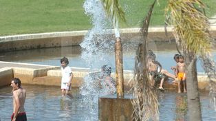 Continúa la ola de calor: llegó Papá Noel, pero no trajo alivio para los santafesinos