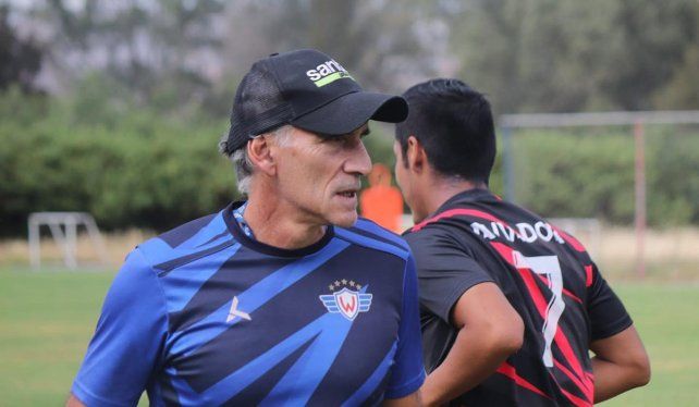 Colón define cambios en su estructura sin comunicar el futuro de Martín Minella y Daniel Camusso