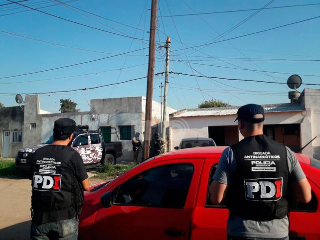 Ocho detenidos fue el saldo de la serie de once allanamientos que se realizaron esta mañana.&nbsp;