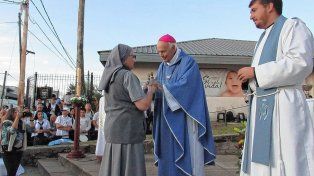 La iglesia. Padece la escasez de vocaciones religiosas y sacerdotales.