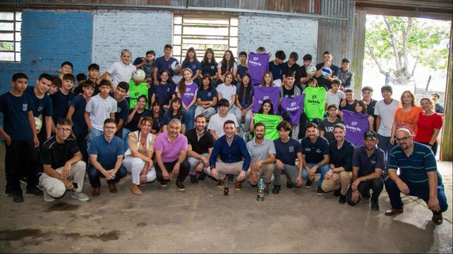 Una escuela técnica recibió bicicletas decomisadas para que sus alumnos las reparen y las usen