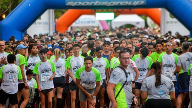 Cerca de 3 mil atletas participaron en el Maratón del Becario.