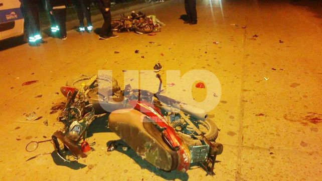 Violentísimo choque entre motociclistas dejó dos muertos en el B° San Agustín