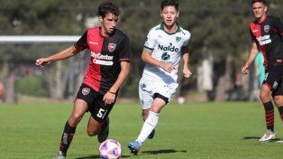 Tomás Pérez concentró por primera vez con el plantel profesional de Newells. Hay expectativas de que juegue.