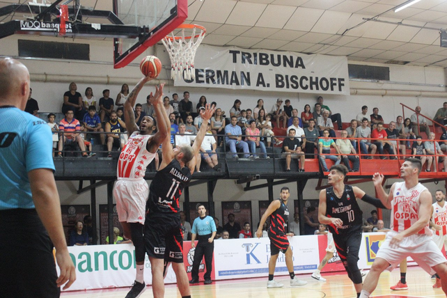 Unión festejó en Villa María y es puntero de la Liga Argentina