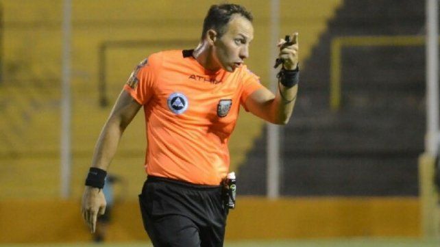 El árbitro Lucas Comesaña denunció amenazas y suspendió el duelo entre Gimnasia de Jujuy y Deportivo Madryn