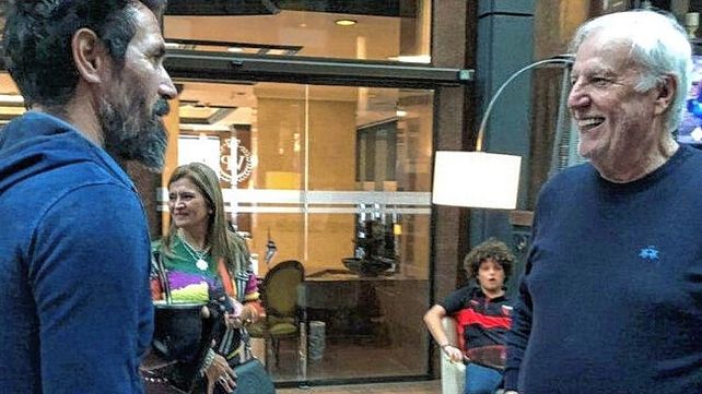 Eduardo Domínguez se reúne con José Vignatti para oficializar su salida de Colón.