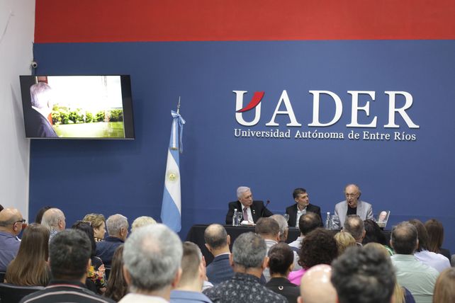 El libro en homenaje a Héctor Motta se presentó en la Uader.&nbsp;Foto: Juan Ignacio Pereira