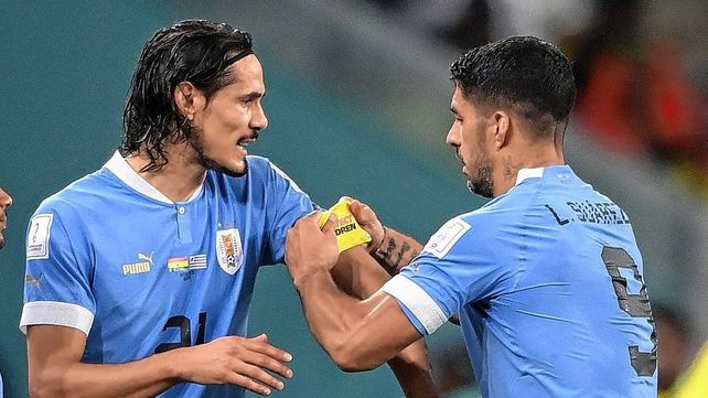 Luis Suárez no tuvo pelos en la lengua y apuntó contra la FIFA por la eliminación de Uruguay. Luis Suárez no tuvo pelos en la lengua y apuntó contra la FIFA por la eliminación de Uruguay.