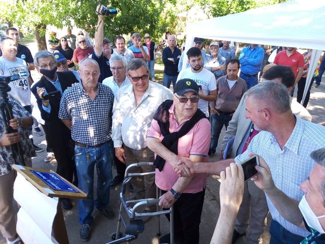 Homenajearon a Carlos Pairetti en su pueblo natal