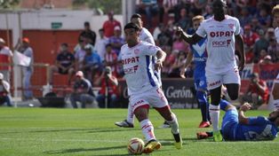 Unión cayó ante Vélez y profundizó su crisis en el 15 de Abril