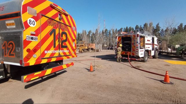 Dos dotaciones de bomberos y una cisterna fueron necesarios para controlar el fuego que al parecer se desató en una caldera.&nbsp; 