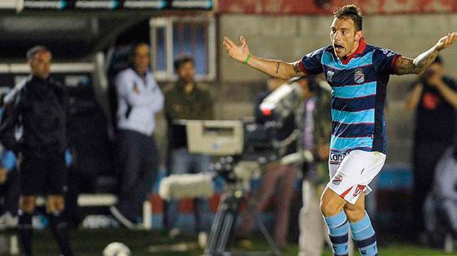 A falta de uno, Madelón quiere ya que lleguen dos marcadores centrales